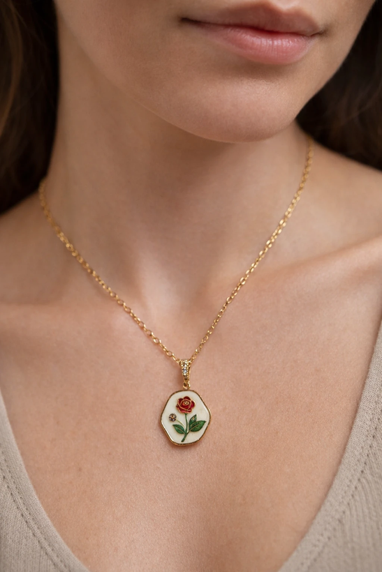 گردنبند میناکاری مدل گل رز همراه با زنجیر استیل هدیه ای حاص و زیبا